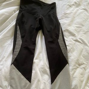 Gray color block cropped leggings